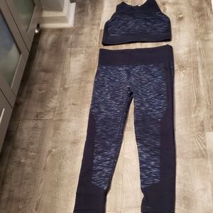 EUC Joy Lab (Target) work out pants and sports bra